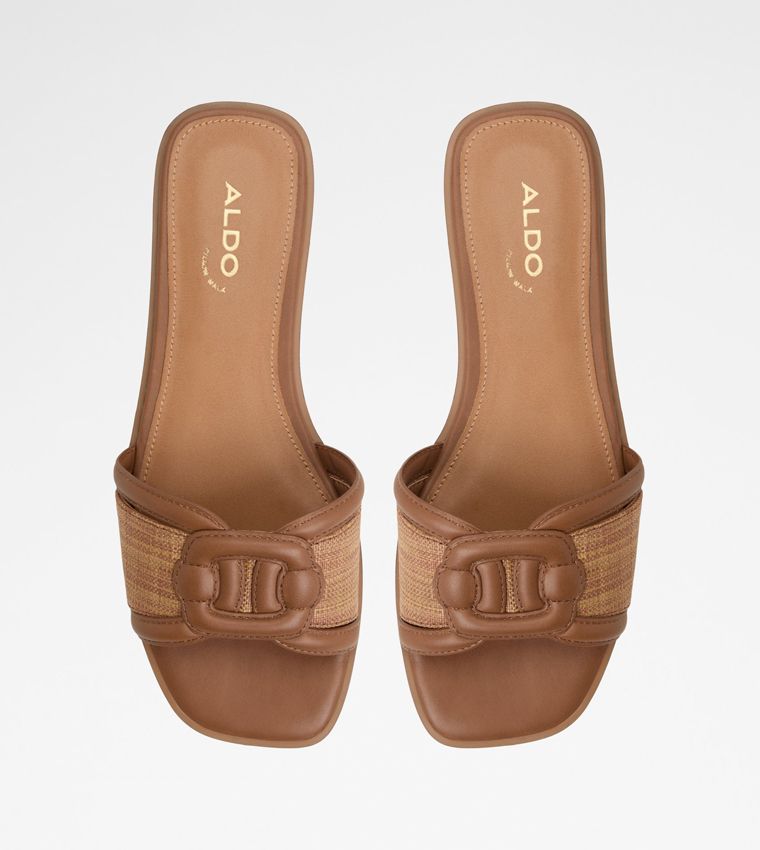 LIAUDIN Textured Flat Sandals