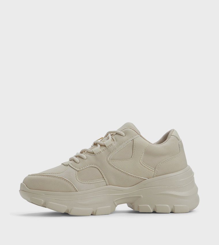 حذاء رياضي ليلاه برباط وسميك