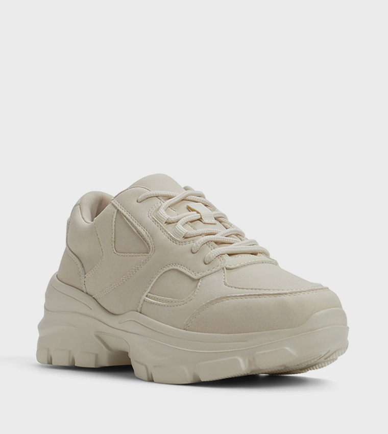 حذاء رياضي ليلاه برباط وسميك