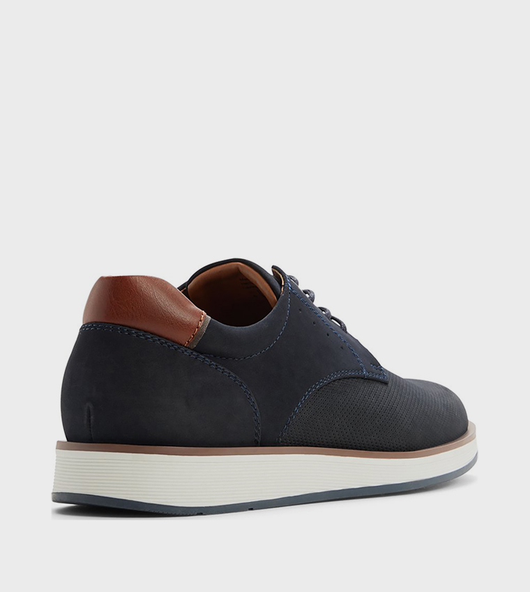 LINDSTROM Solid Lace-Up Sneakers