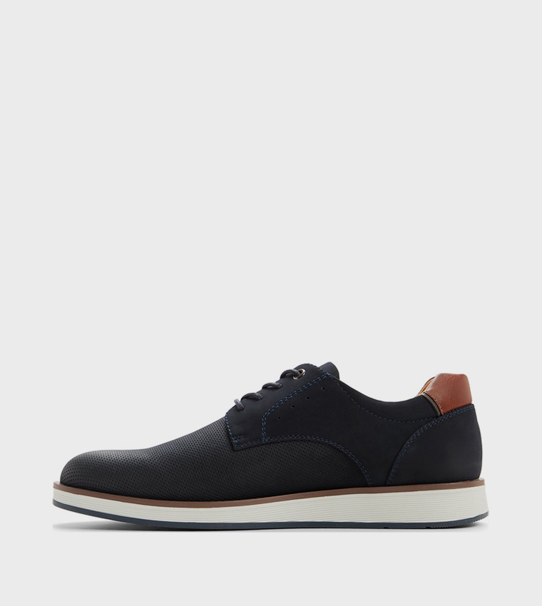 LINDSTROM Solid Lace-Up Sneakers