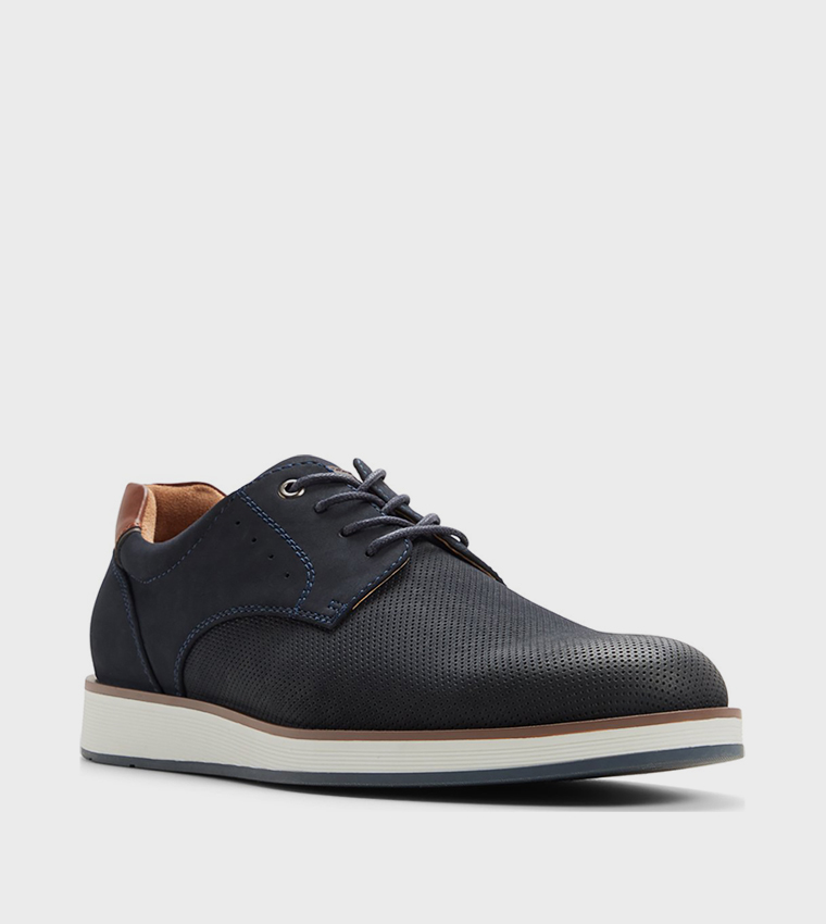 LINDSTROM Solid Lace-Up Sneakers