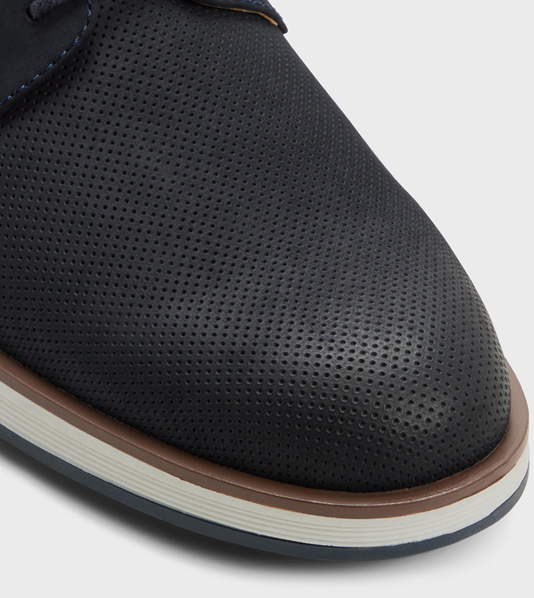 LINDSTROM Solid Lace-Up Sneakers