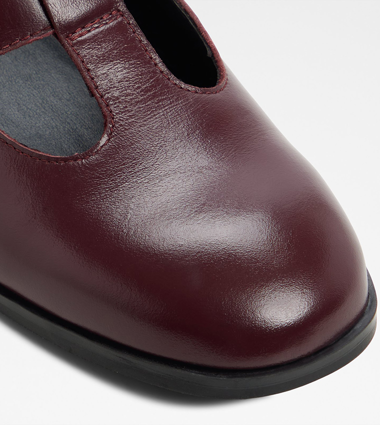 حذاء ماري جين