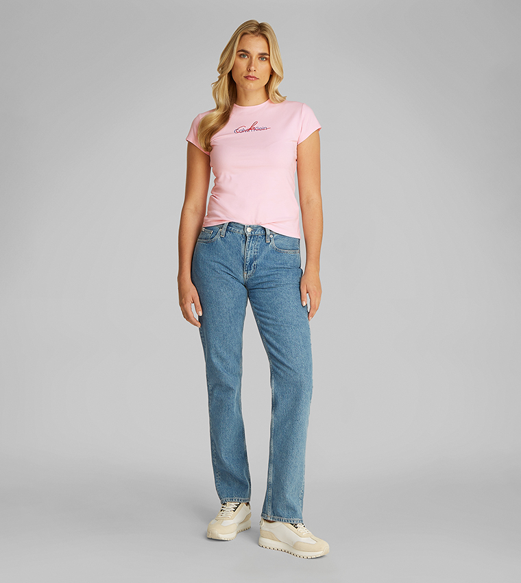 تيشيرت ضيق بطبعة شعار