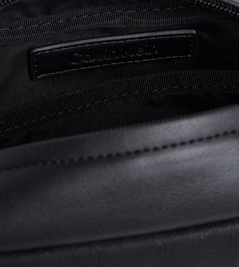 Logo Detail Toiletry Bag