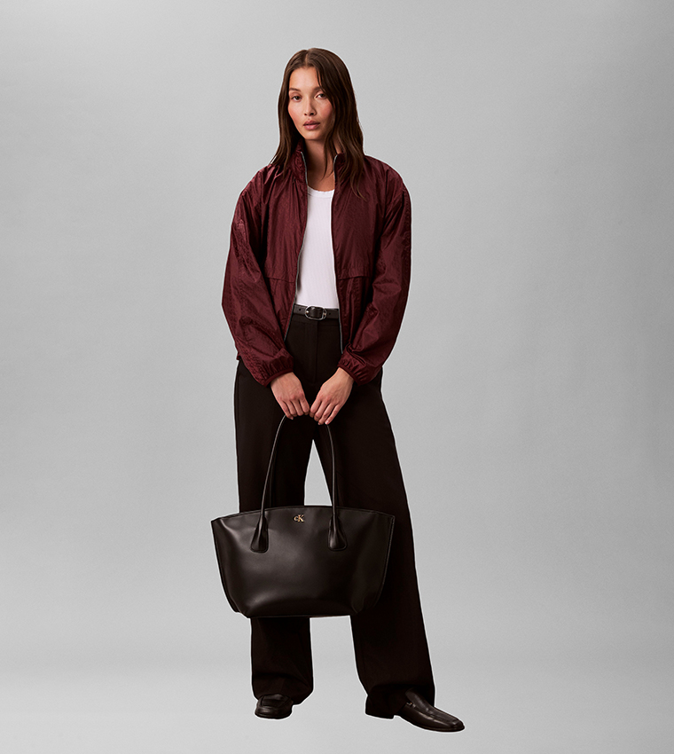 Logo Detail Dome Tote Bag