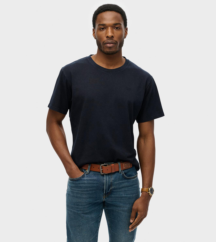 تيشيرت برقبة مستديرة وقصة واسعة