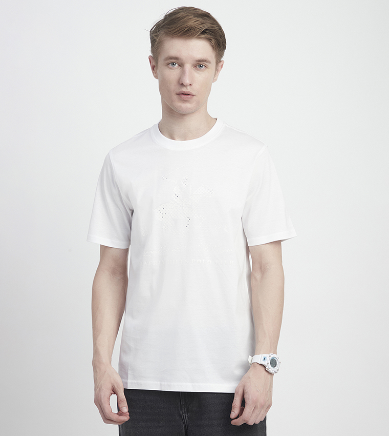 تيشيرت بأكمام قصيرة وطبعة شعار