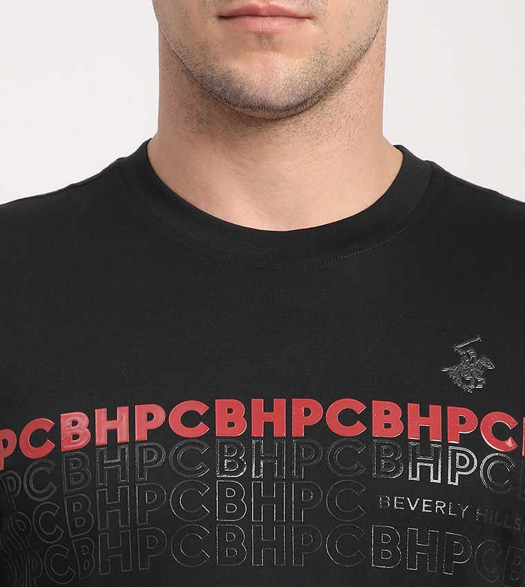 تيشيرت برقبة مستديرة وطبعة شعار 