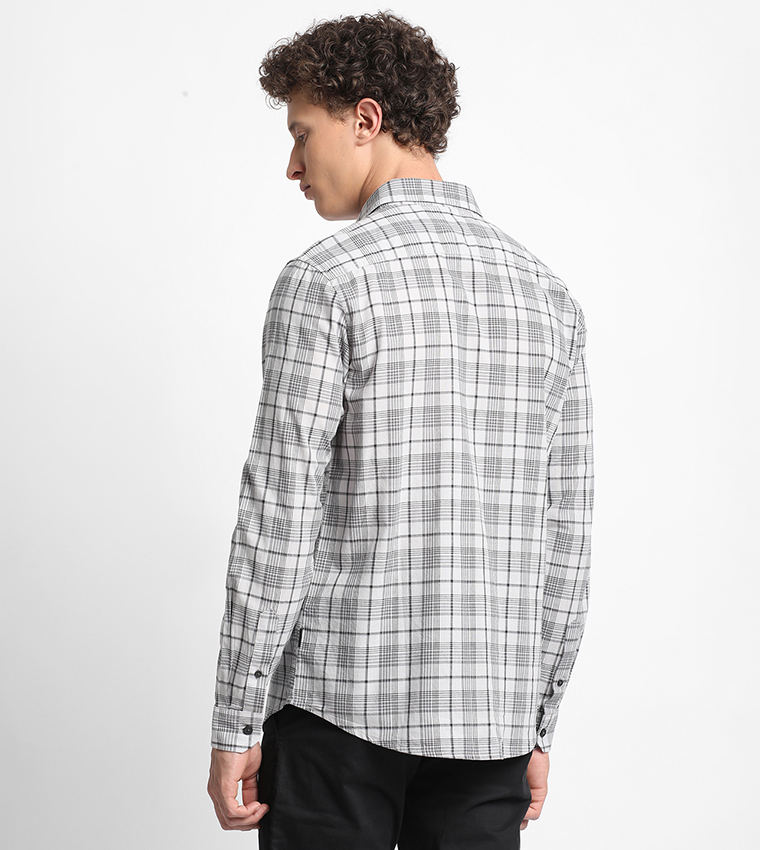 قميص كاروهات بأكمام قصيرة