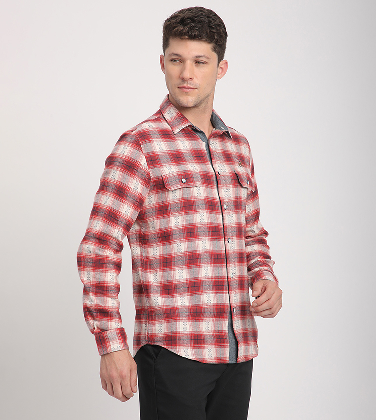 قميص بأكمام طويلة 