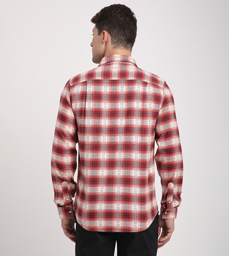 قميص بأكمام طويلة 