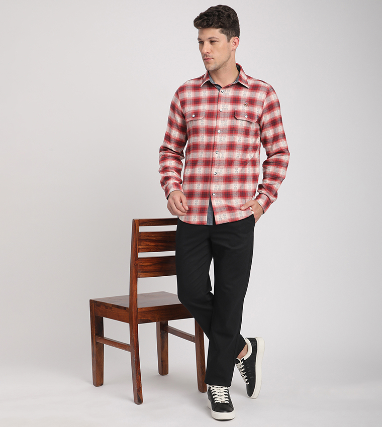 قميص بأكمام طويلة 