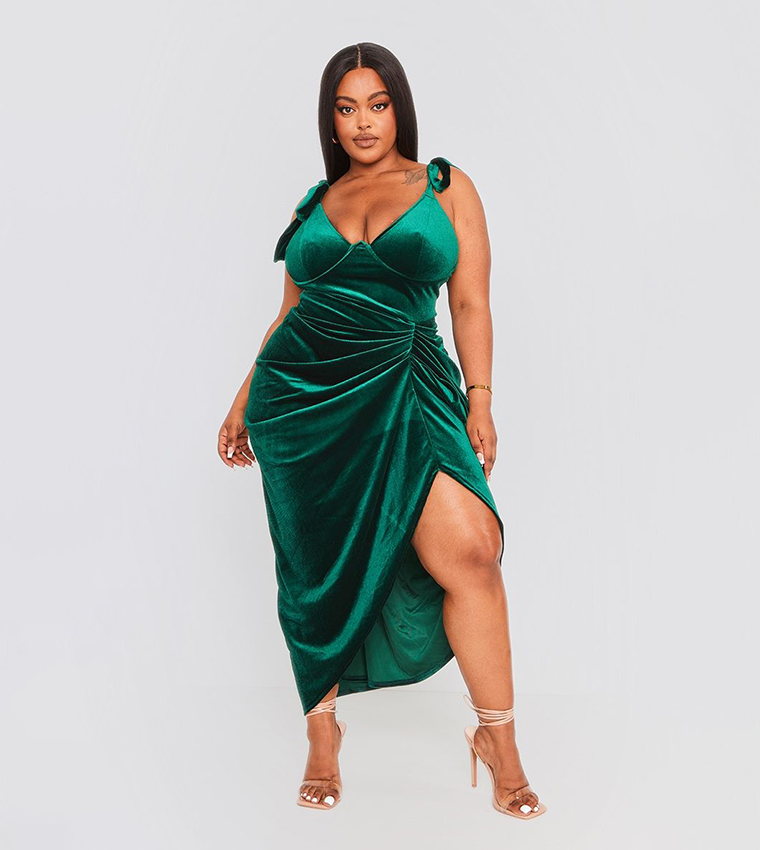 Buy PrettyLittleThing Curve Velvet Underwire Detail Ruched Midi Dress In  Green | 6thStreet Oman