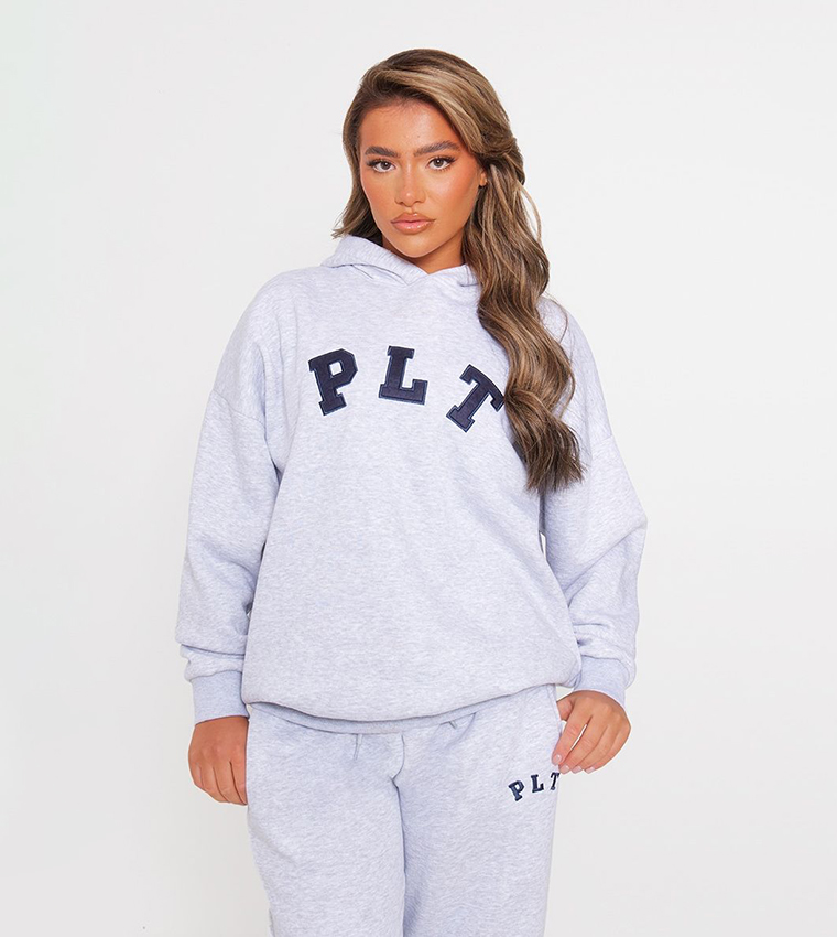 هودي واسع مزين بشعار