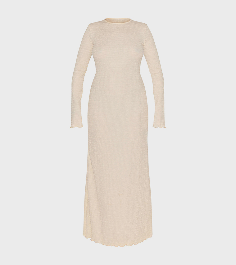 فستان ماكسي بكم طويل وحوف متعرجة للمقاسات الكبيرة 