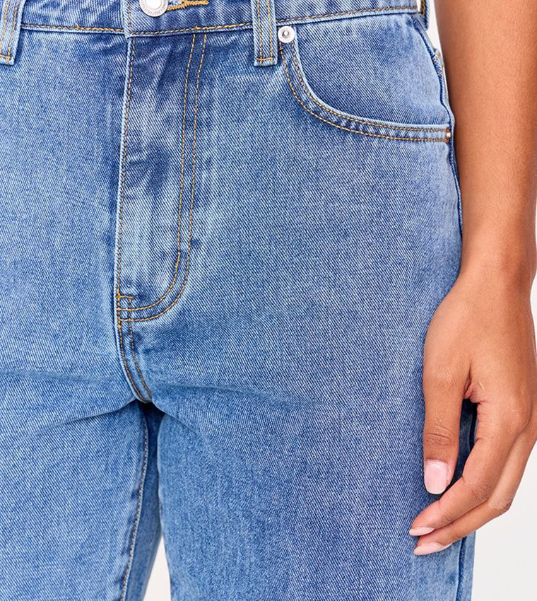 Washed High Waist Straight Fit Jeans