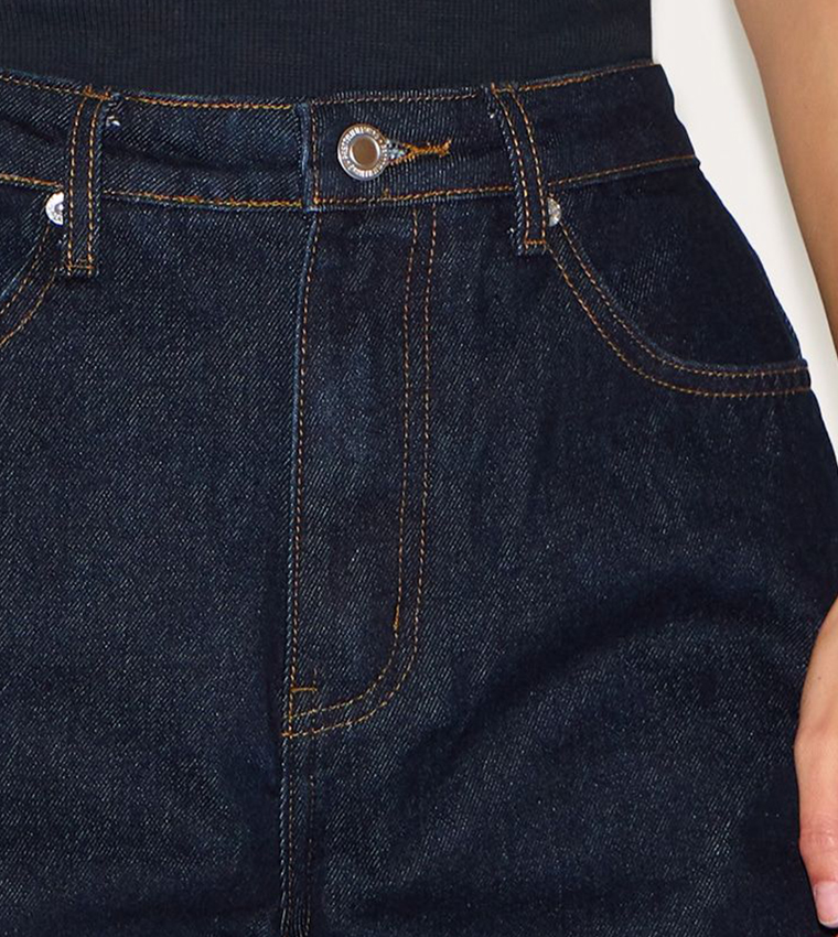 بنطال جينز موم فِت بخصر عالي