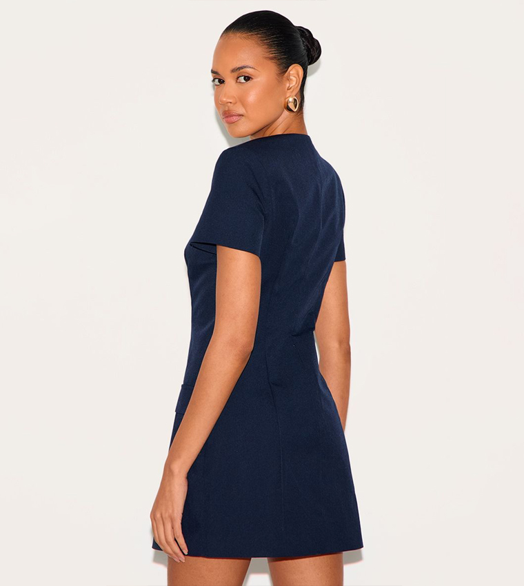 فستان ميني بأكمام قصيرة 