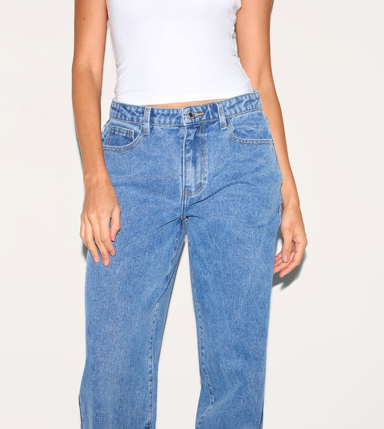 Wash Mid Rise Straight Fit Jeans