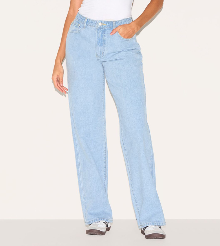 Washed Mid Rise Straight Fit Jeans