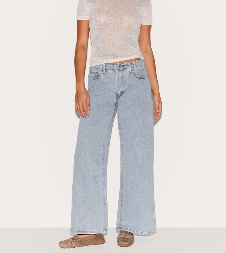 Petite Low Rise Wide Leg Jeans