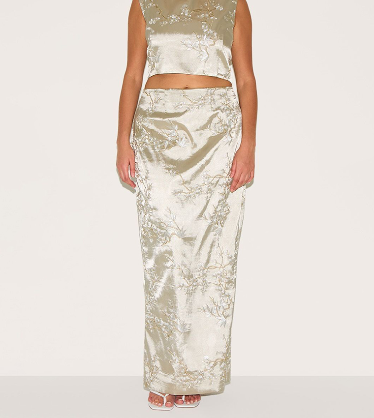 Curve Floral Embroidered Maxi Skirt