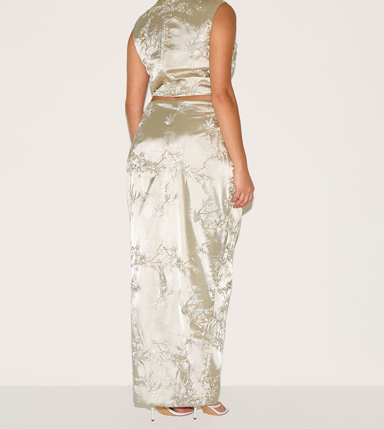Curve Floral Embroidered Maxi Skirt