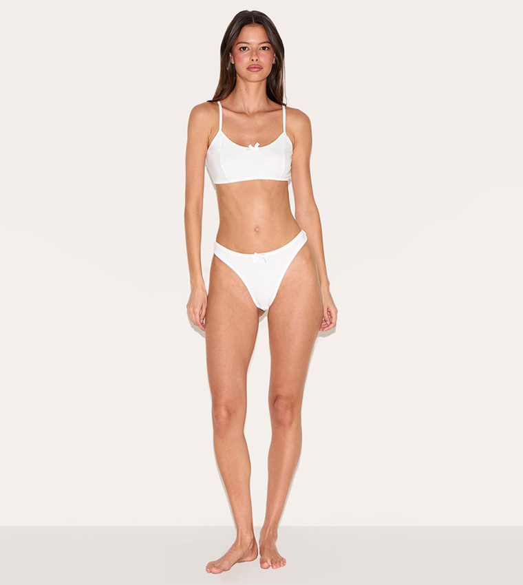 طقم لانجري براليت مرن مع سروال ثونغ  