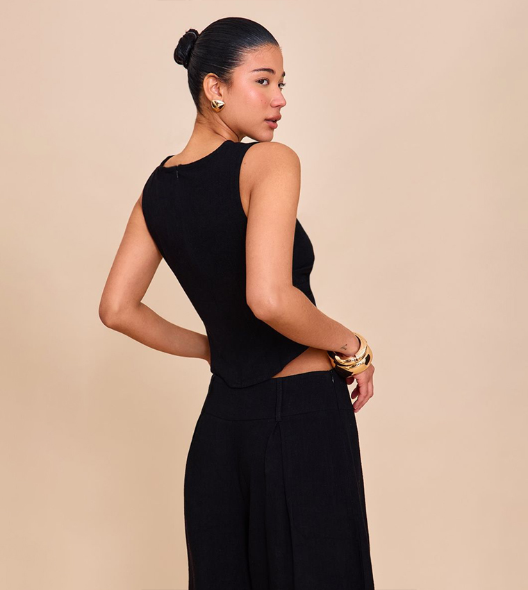 Solid Sleeveless Crop Top