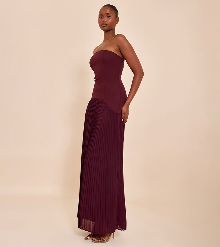 Strapless Pleated Hem Detail Maxi Dress