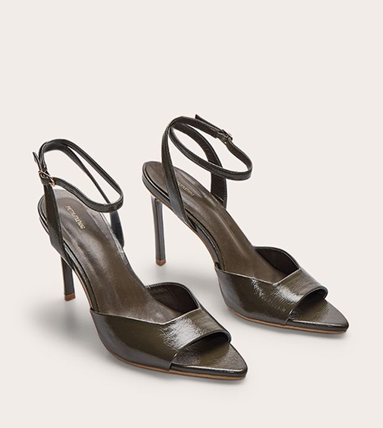 Pointed Toe Vamp Strap Heel Sandals