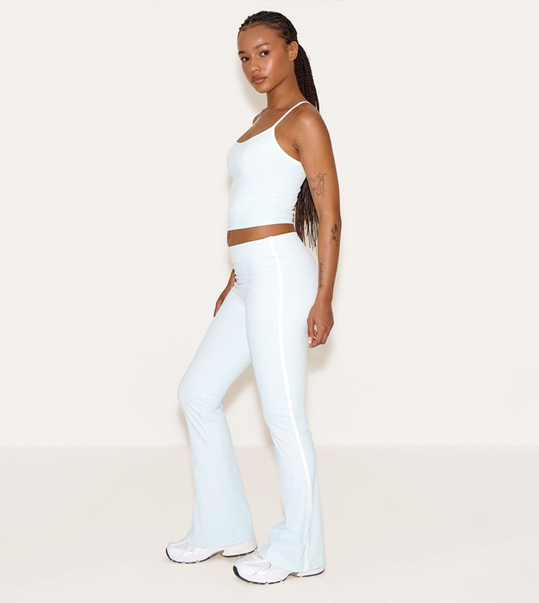Petite Sculpt Contrast Detail Strappy Gym Top