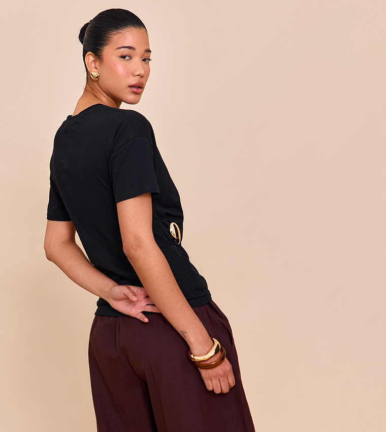 Trim Detail Asymmetric Hem T-Shirt