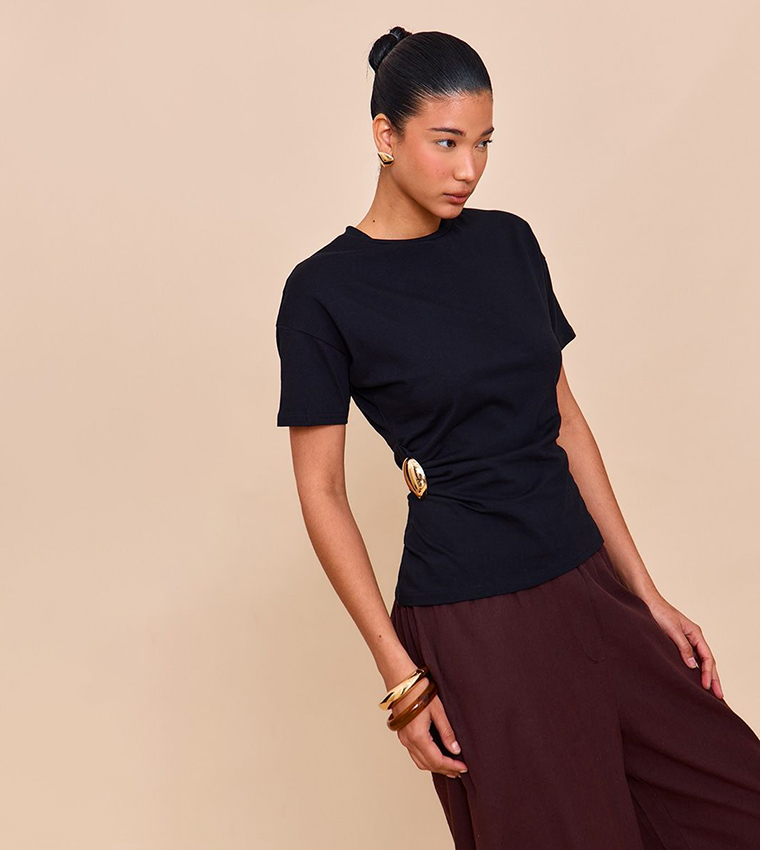Trim Detail Asymmetric Hem T-Shirt