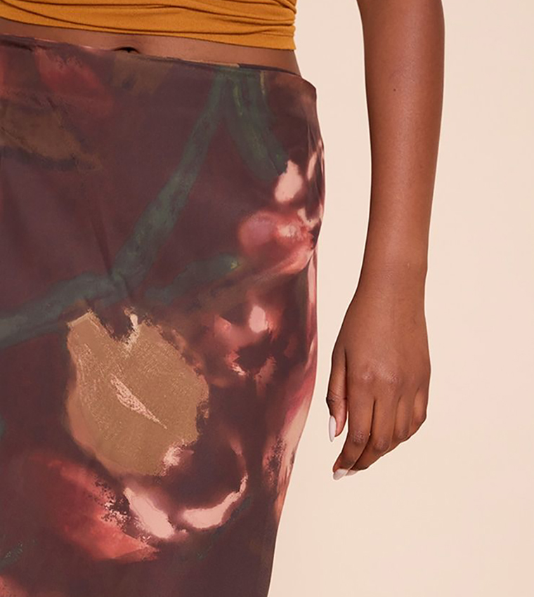 تنورة ماكسي شيفون بطبعة 