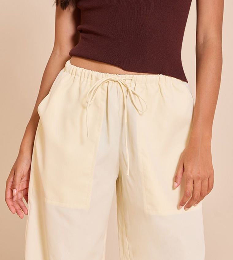 Drawstring Waist Low Rise Relaxed Fit Trousers