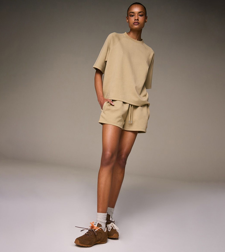 Crew Neck Raglan Sleeves Boxy T-Shirt