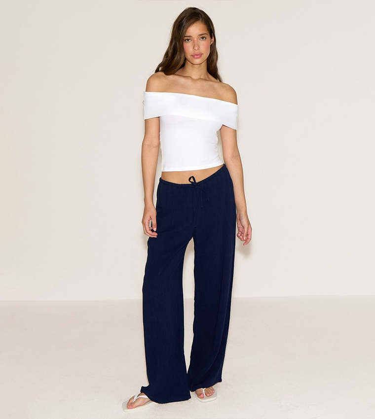 Solid Off Shoulder Crop Top