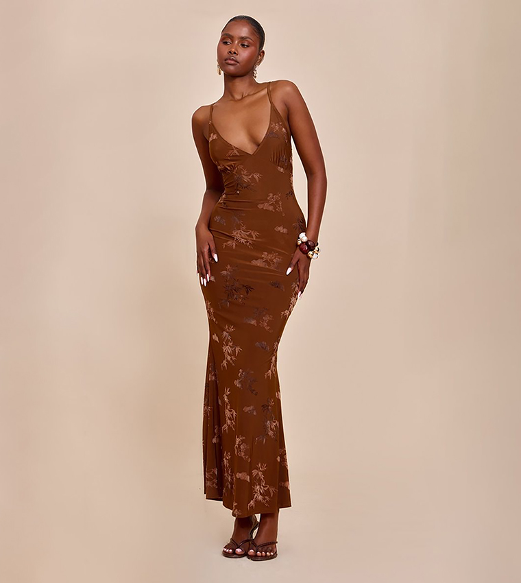 Buy PrettyLittleThing Printed Devore Strappy Maxi Dress In Brown | 6thStreet Qatar Buy PrettyLittleThing Printed Devore Strappy Maxi Dress In Brown | 6thStreet Qatar