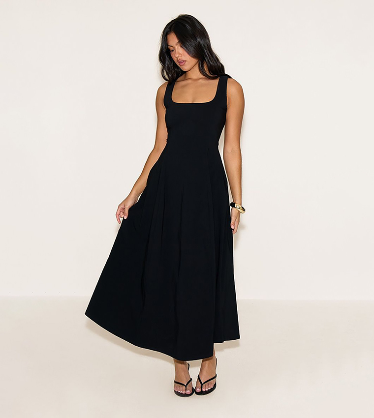 Scoop Neck Sleeveless Maxi Dress