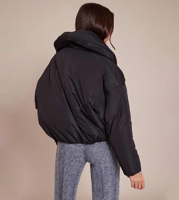 جاكيت بفر بياقة 