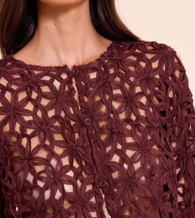 توب قصير بأزرار 