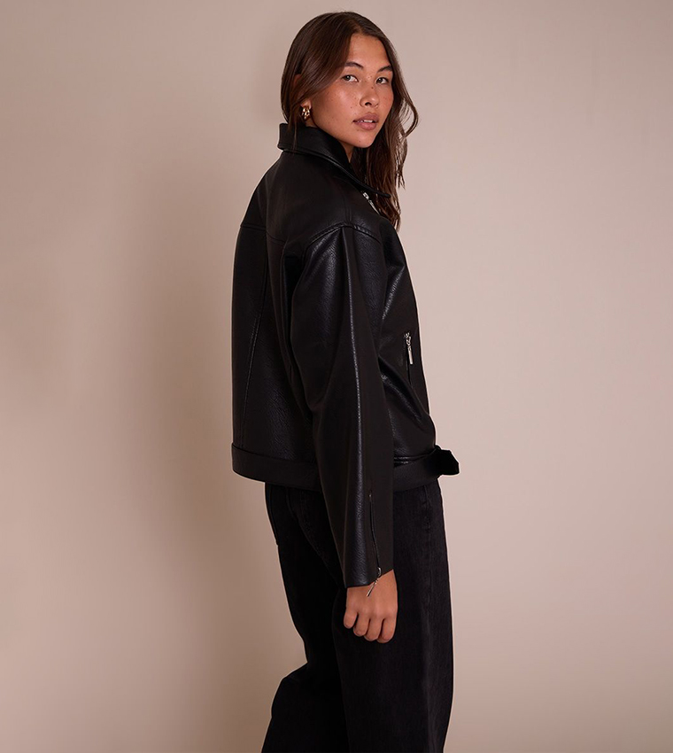 جاكيت بيكر اوفرسايز جلد صناعي 