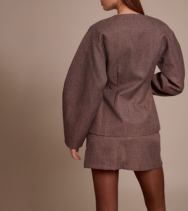 تنورة ميني بقصة مفصلة 