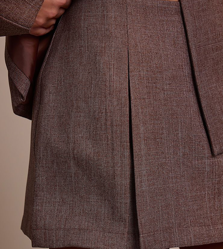 تنورة ميني بقصة مفصلة 