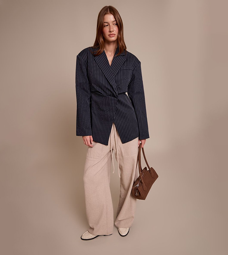 جاكيت بخصر مزموم