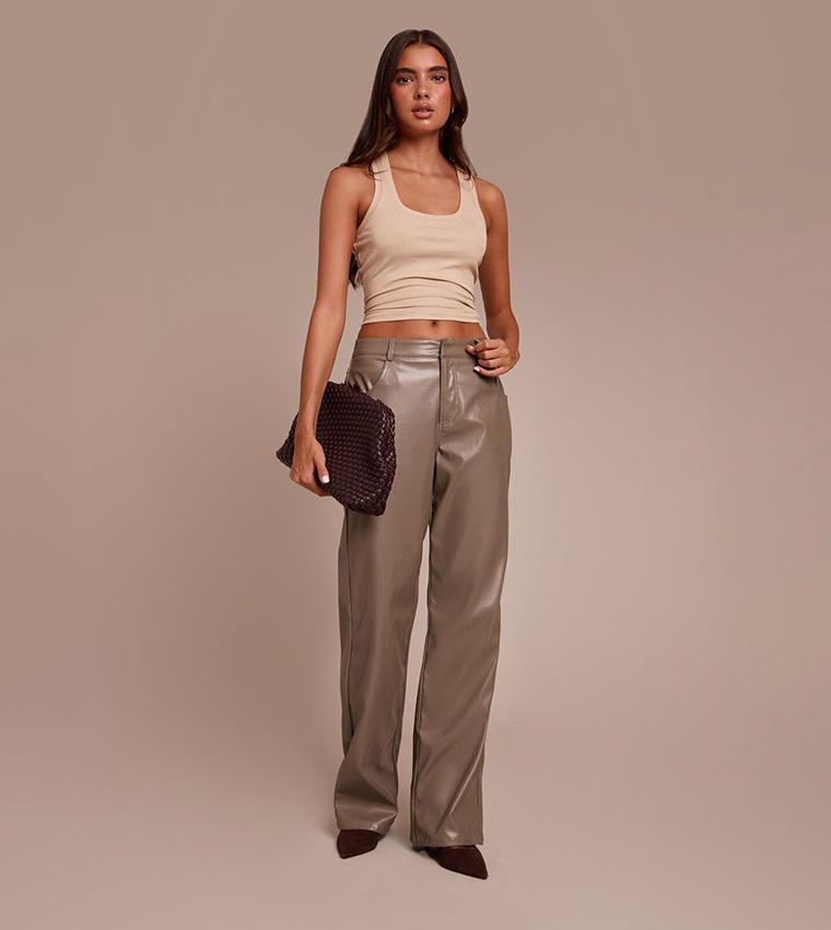 بنطلون جلد صناعي بقصة مستقيمة