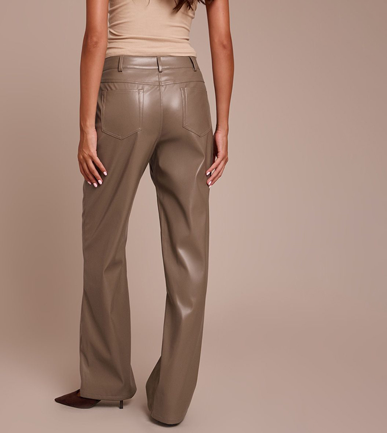 بنطلون جلد صناعي بقصة مستقيمة